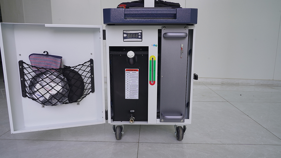 Industrial Laser Removal Machine - Przemysłowa maszyna do czyszczenia laserowego do