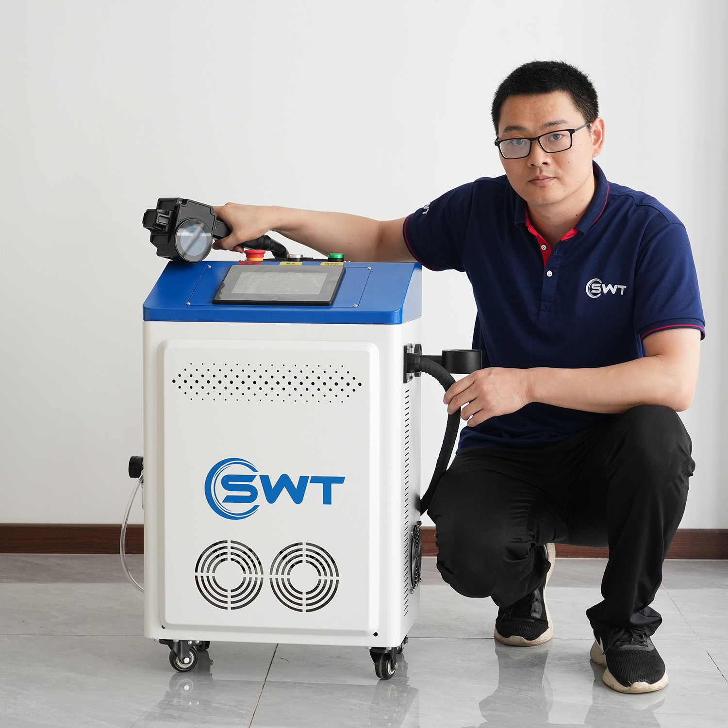 Portable Laser Rust Removal - Laserowa maszyna czyszcząca 300W JPT w